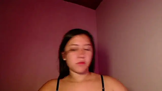 Chat XXX Live LuciaTomson