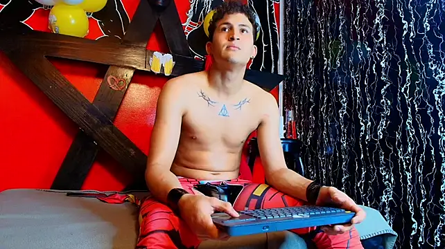 Chat +18 de Axel_Romanov ao vivo