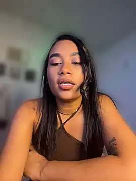 aiuni_ Chat XXX live