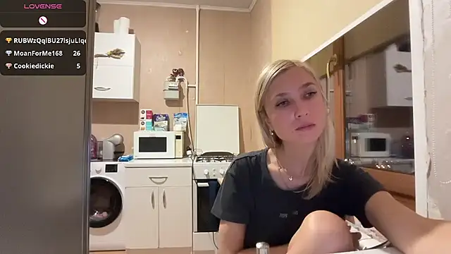 Show modela AngelJeni na web-kameri