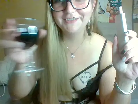 _Laura_9310 élő XXX-chatje