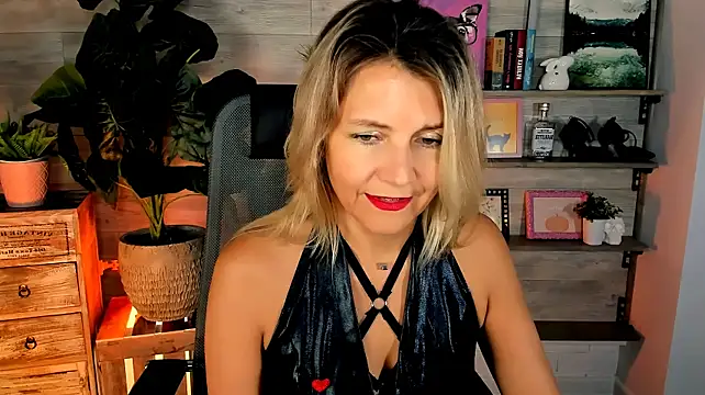 XXX chat uživo modela NicoleHitman