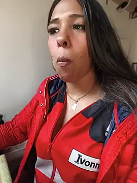 Ivon_C লাইভ XXX চ্যাট