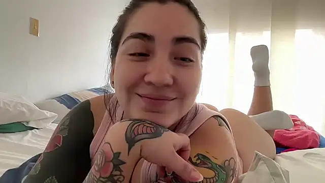 Chat +18 de KathiaJenner ao vivo