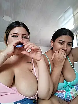 Czat XXX na żywo – Sara_y_Amy