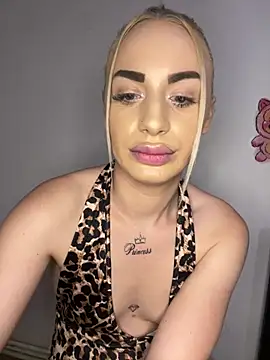 RuxyCatrina élő XXX-chatje