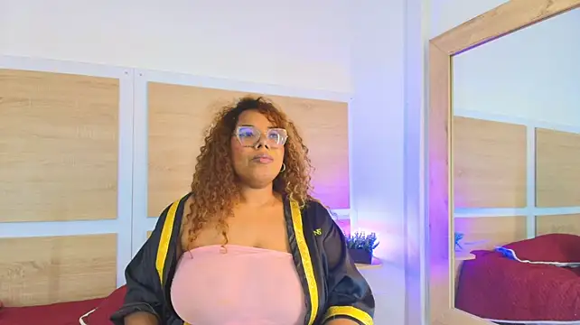 แชท XXX สดของ Your_big_ebony_goddness