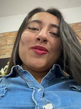 _Sarah-Office1's Live XXX Chat