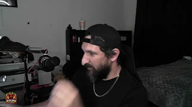 DevilPup75_'s Webcam Show