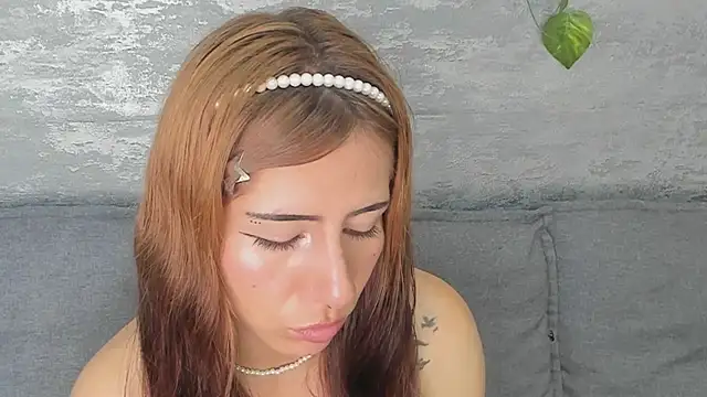 Mhelanny2 Adlı Modelin Canlı XXX Sohbeti