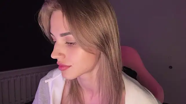 neweva_'s Live XXX Chat