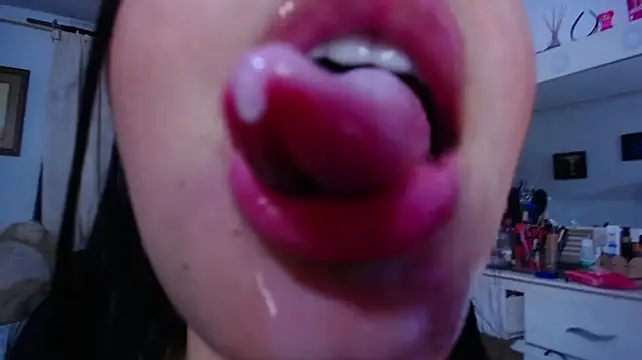 Онлайн чат XXX Sharlottee