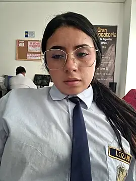 Chat +18 de Angela__05 ao vivo