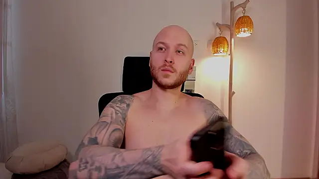 Chat +18 de AdamMeyer_10 ao vivo