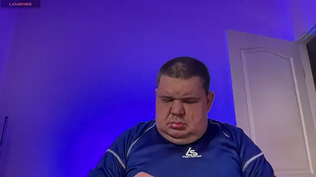 XXX chat uživo modela BIGBOSSDADDYX