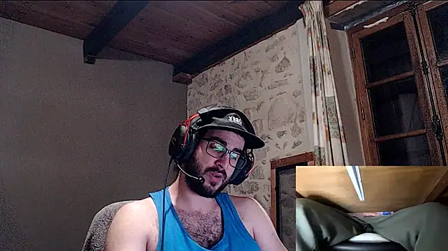 צ'אט XXX בשידור חי של young_bear06