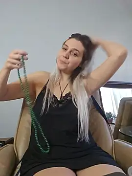 ScarletsWeb's Live XXX Chat