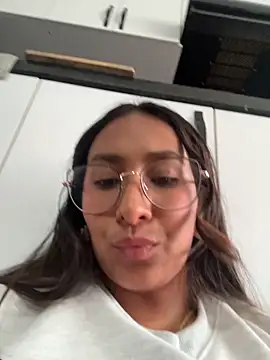 AmelyaMann's Live XXX Chat