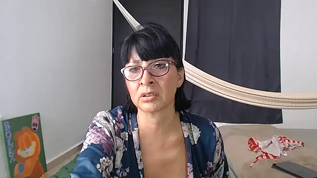Czat XXX na żywo – HellenLatin