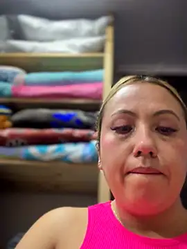 VIOLETA-25_ élő XXX-chatje