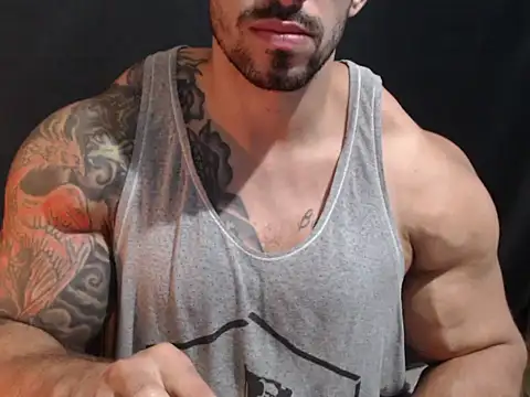 צ'אט XXX בשידור חי של DommMaster