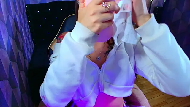 Chat +18 de LiaHarryis ao vivo