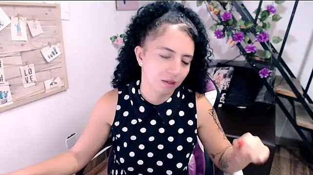 Chat +18 de samantha_baby_ ao vivo