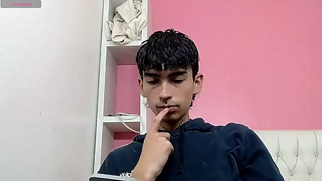 ttimy_x_boy Adlı Modelin Canlı XXX Sohbeti