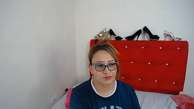 yummyass25 – Live XXX-chat