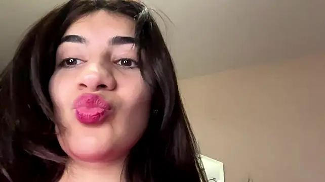 Ledi_Asthik – Live XXX-chat