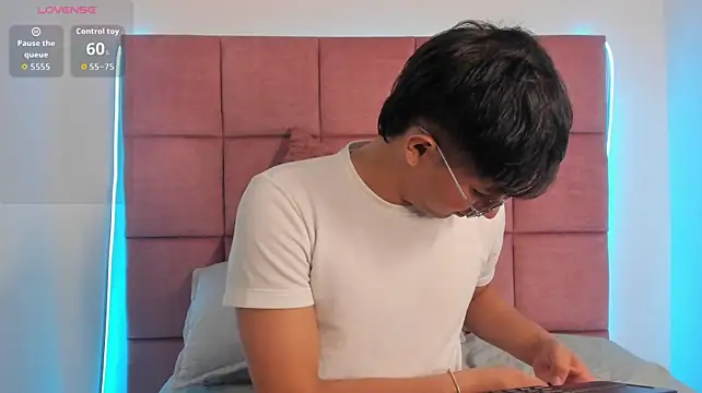 XXX chat uživo modela VickBennet