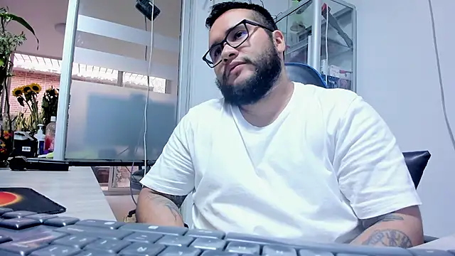 VINCEDMAGLIOO Live XXX-Chat