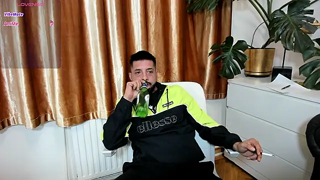 Živý XXX chat TommyDum