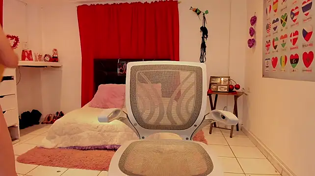 Sarah_teiku – Naživo XXX chat