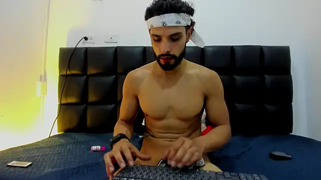 Ethan_Wolf75 – Naživo XXX chat