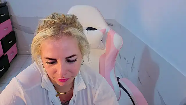HannaBrave's Live XXX Chat