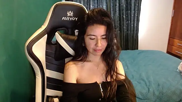 alice_middlee Adlı Modelin Canlı XXX Sohbeti