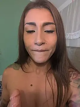 แชท XXX สดของ LatinaRoomies