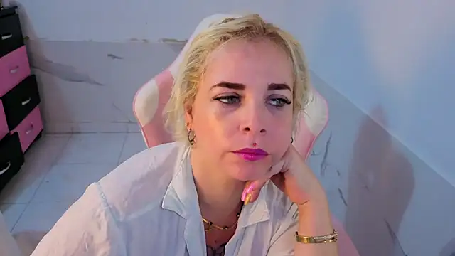 HannaBrave's Live XXX Chat