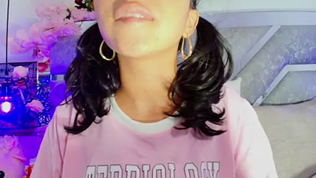 Chat +18 de Real_virgin_Pussy ao vivo