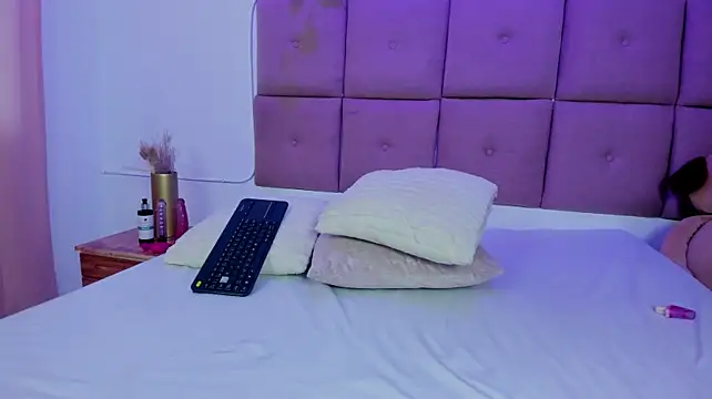 Chat +18 de AlaiaCardona ao vivo