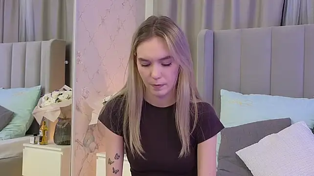 NikkiRyx's Live XXX Chat