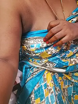 Chat +18 de Tamil_Ammani ao vivo