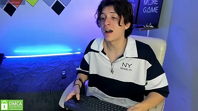 Marcoviolet Live XXX-chat