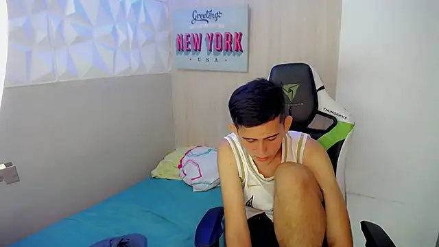 Chatroom XXX en direct de JaxBlue_