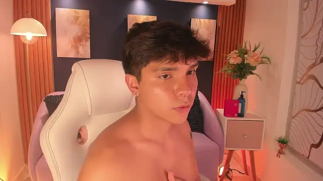 Thiago_Knox Adlı Modelin Canlı XXX Sohbeti
