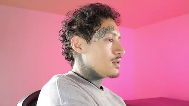trieone's Webcam Show