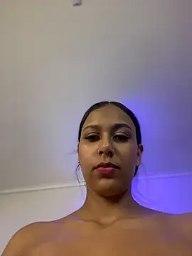 צ'אט XXX בשידור חי של MiilaBlake