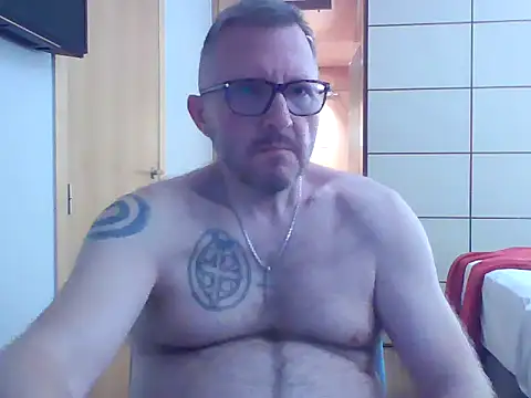 Excalibur82 – Naživo XXX chat