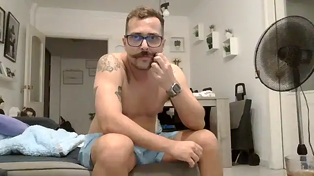 yanick931 Adlı Modelin Canlı XXX Sohbeti